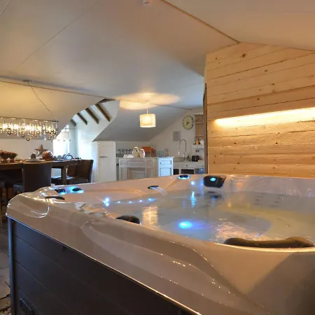 In With Indoor Swimming Pool And Wellness Theux