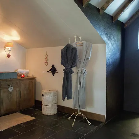 Prázdninový dům In With Indoor Swimming Pool And Wellness Theux