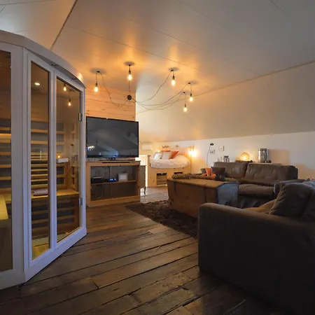 Luxury Retreat In بيت للعطل