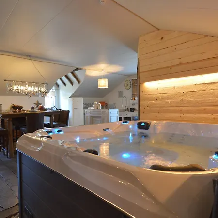 بيت للعطل Luxury Retreat In تو