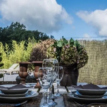 Luxury Retreat In بيت للعطل تو